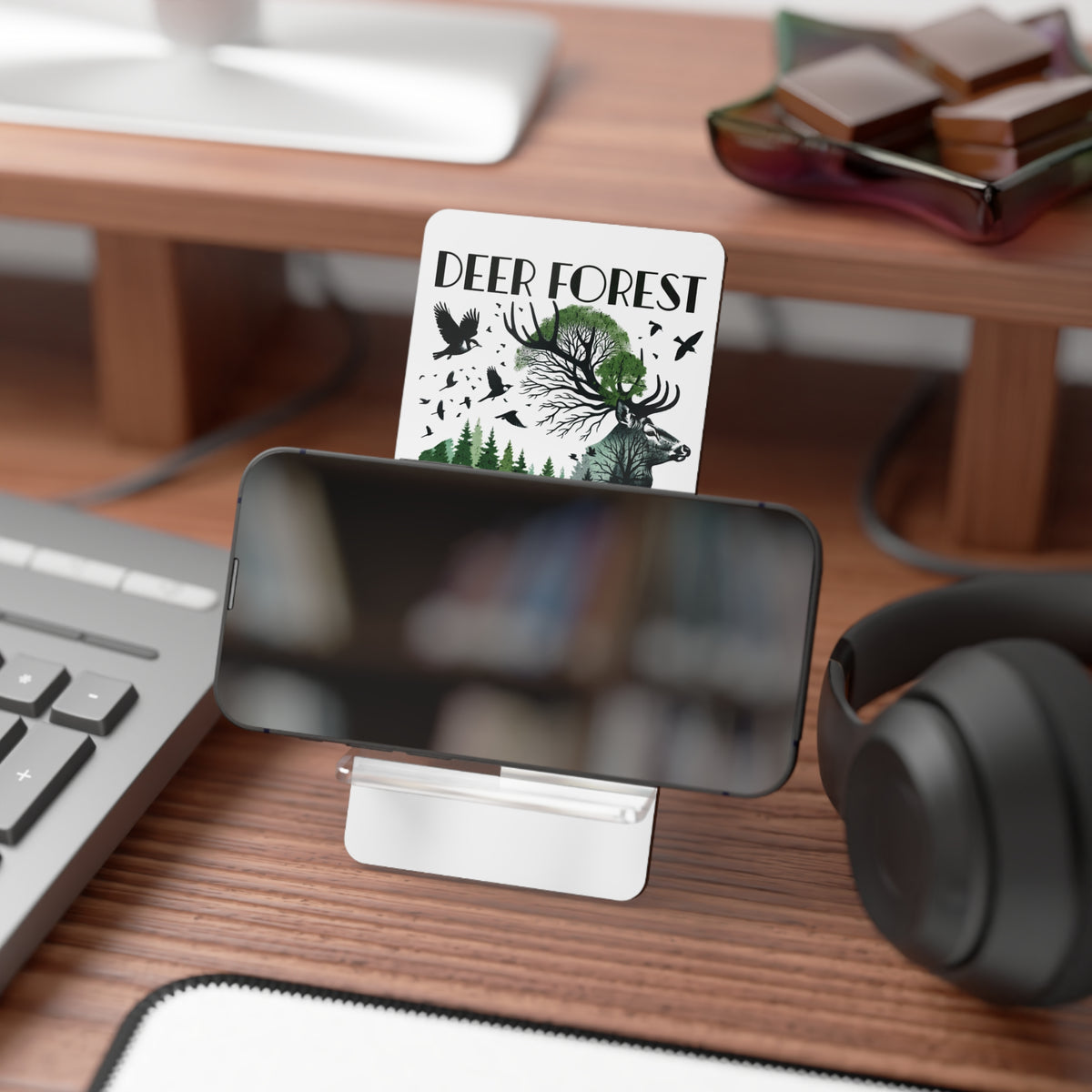 Deer Forest Smartphone Stand